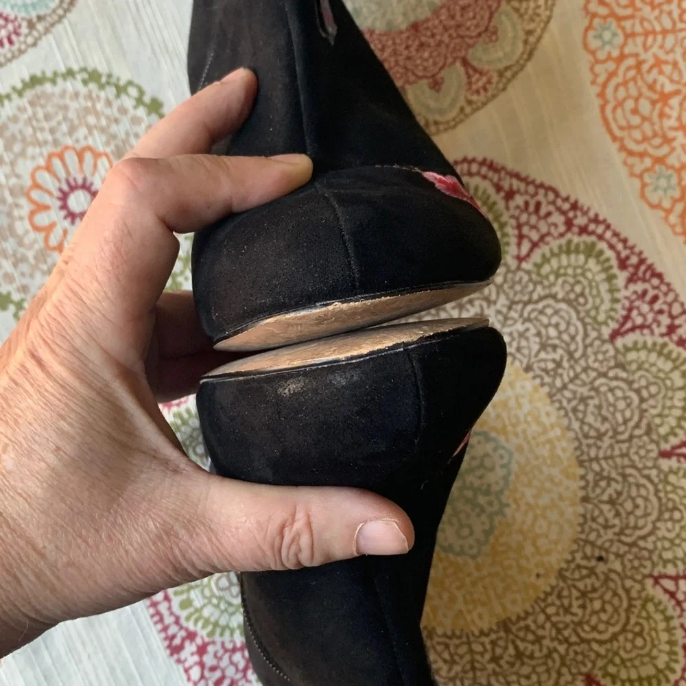 Nanette Lepore Lilly Faux Suede Booties w/Embroidered Flowers & Butterflies 8.5 - Picture 8 of 12